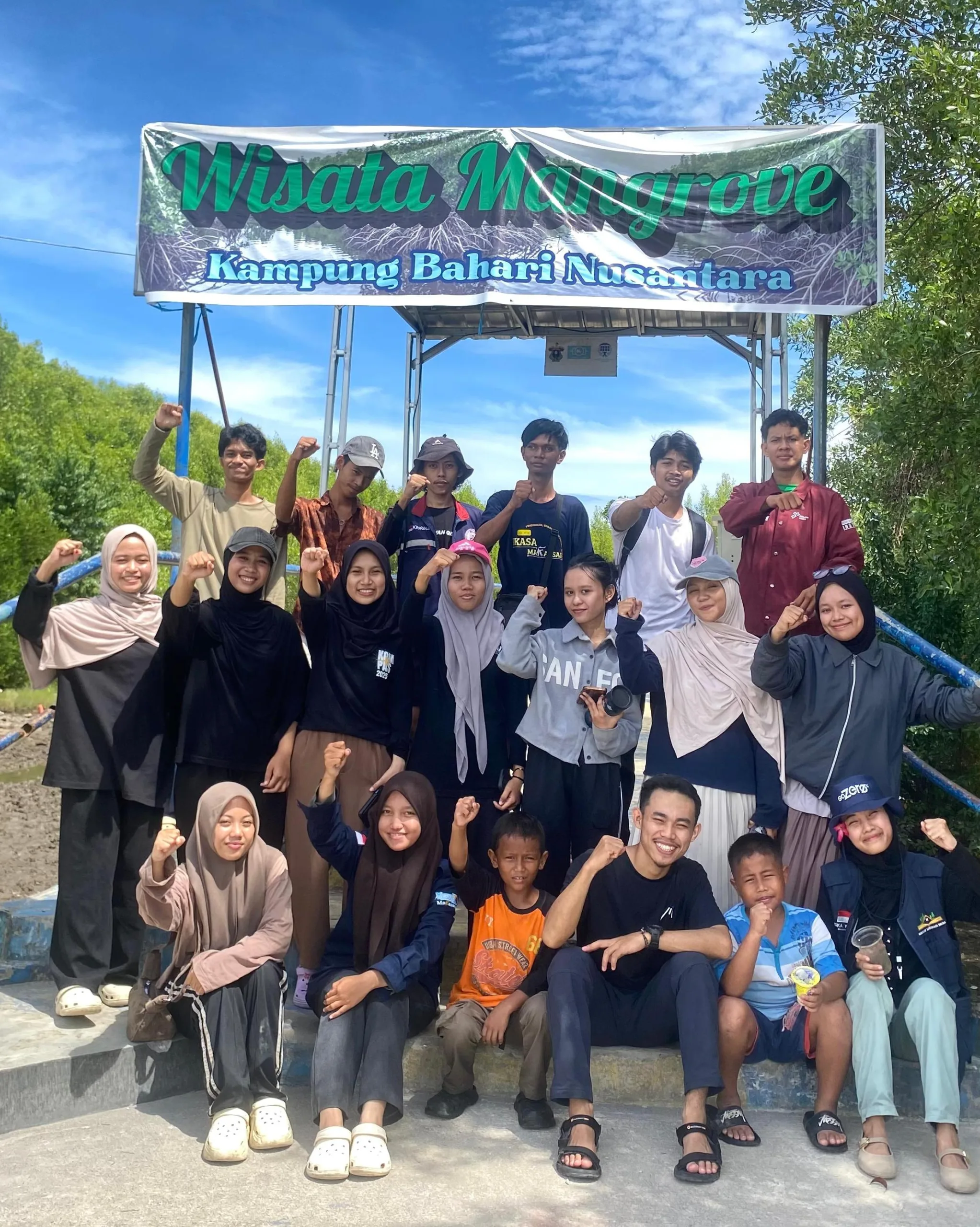 IKASA Makassar Gelar Aksi Penanaman Mangrove Bersama Volunteer dan Komunitas Peduli Lingkungan