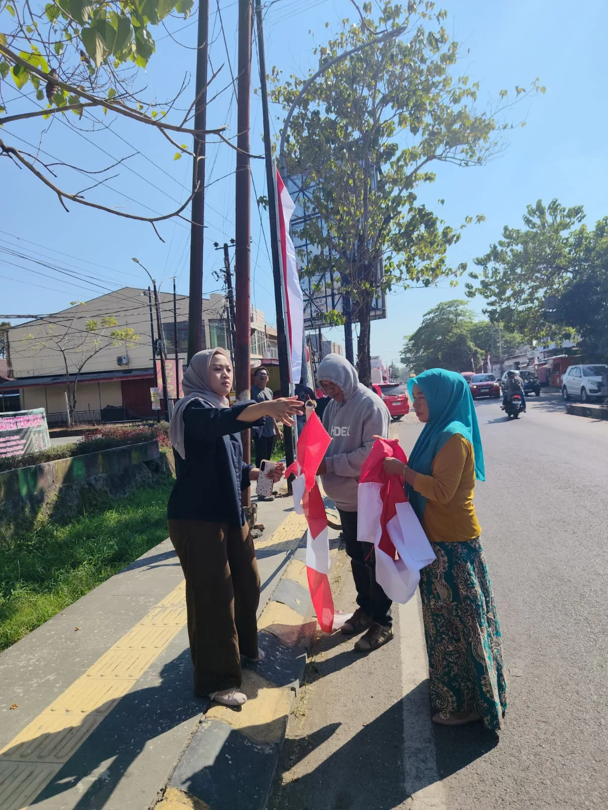 IMG-20260731-WA0025 Pasang Umbul-umbul Sepanjang Perbatasan, Pemkab Takalar Semarakkan Kemerdekaan RI ke-81