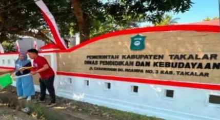 Screenshot_20260731_152249_Samsung Browser Sambut HUT ke-81 RI, Disdikbud Takalar Bersihkan Kantor dan Tanam Semangat Gotong Royong