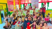 Mahasiswa KKN Tematik 116 Perubahan Iklim Unhas Gelar Pelatihan Eco-print di SDN 7 Arawa