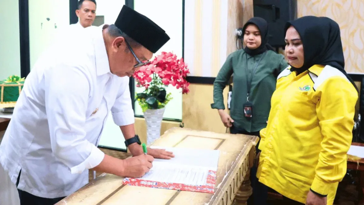 Bupati Takalar Serahkan Bantuan Keuangan Rp1,1 Miliar Kepada 11 Partai Politik Tahun 2026 Bupati Takalar Serahkan Bantuan Keuangan Rp1,1 Miliar Kepada 11 Partai Politik Tahun 2026