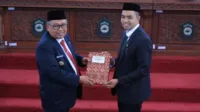 Serahkan KUA-PPAS TA 2027 ke DPRD Takalar, Bupati Daeng Manye Beberkan 5 Agenda Serahkan KUA-PPAS TA 2027 ke DPRD Takalar, Bupati Daeng Manye Beberkan 5 Agenda